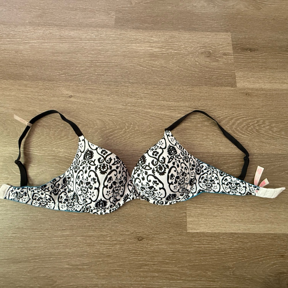 PINK Victoria's Secret Black and White Bra